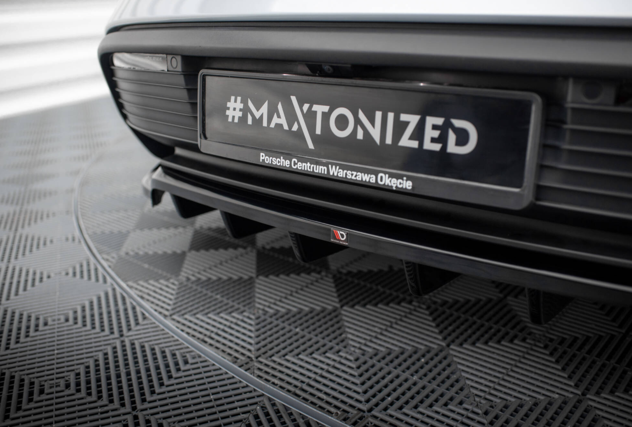 Central Rear Splitter Maxton Design Porsche Taycan