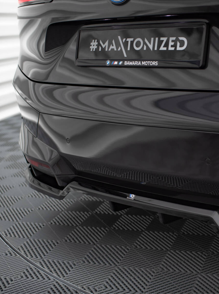 Sentral bakre splitter Maxton Design BMW iX