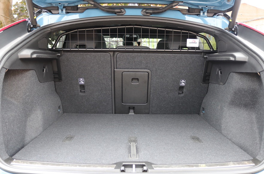 Lastskydd / Lastgaller med Tillval Fördelare Volvo C40 Recharge / EC40