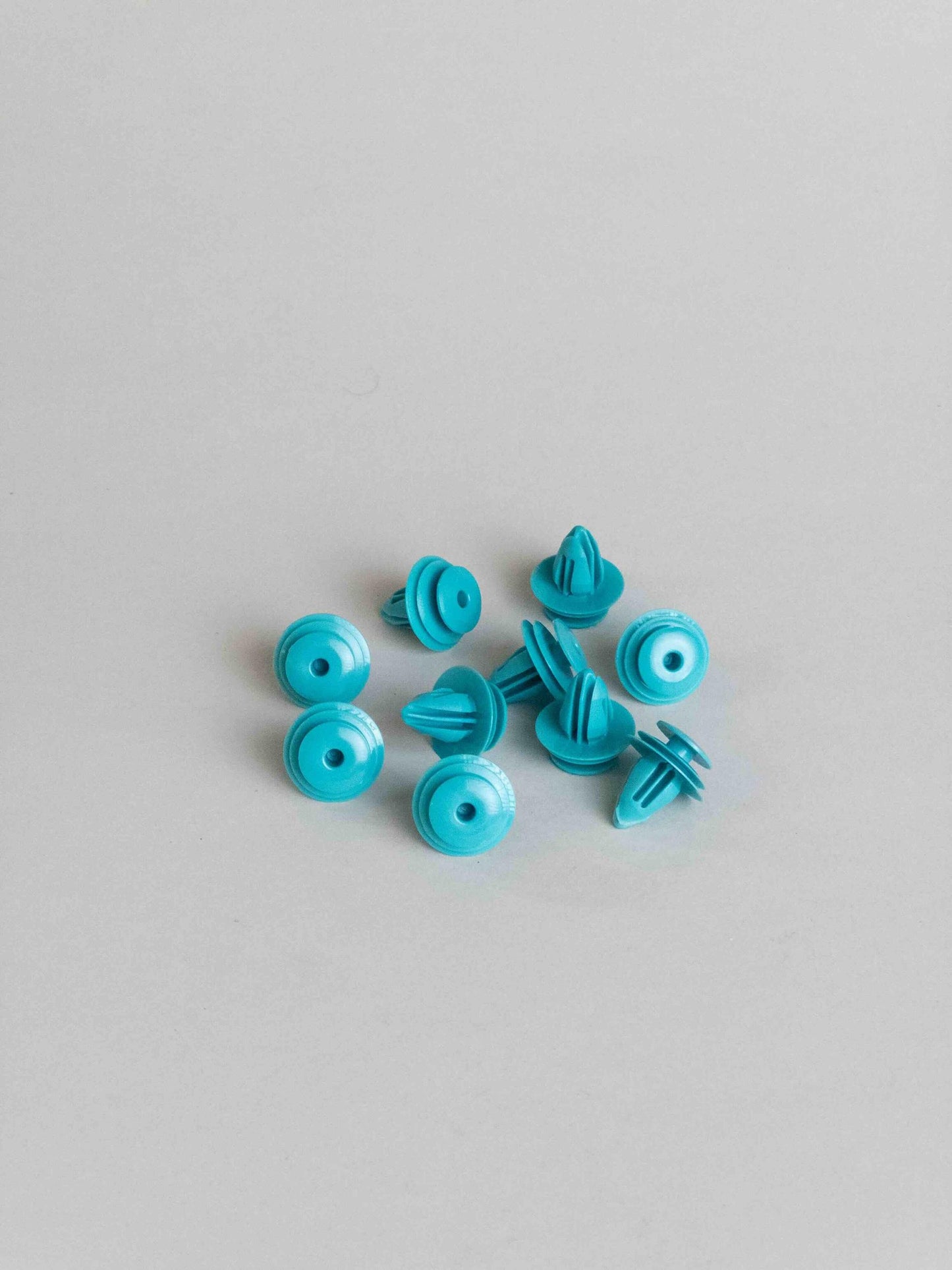 Tesla clips för paneler / dörrar