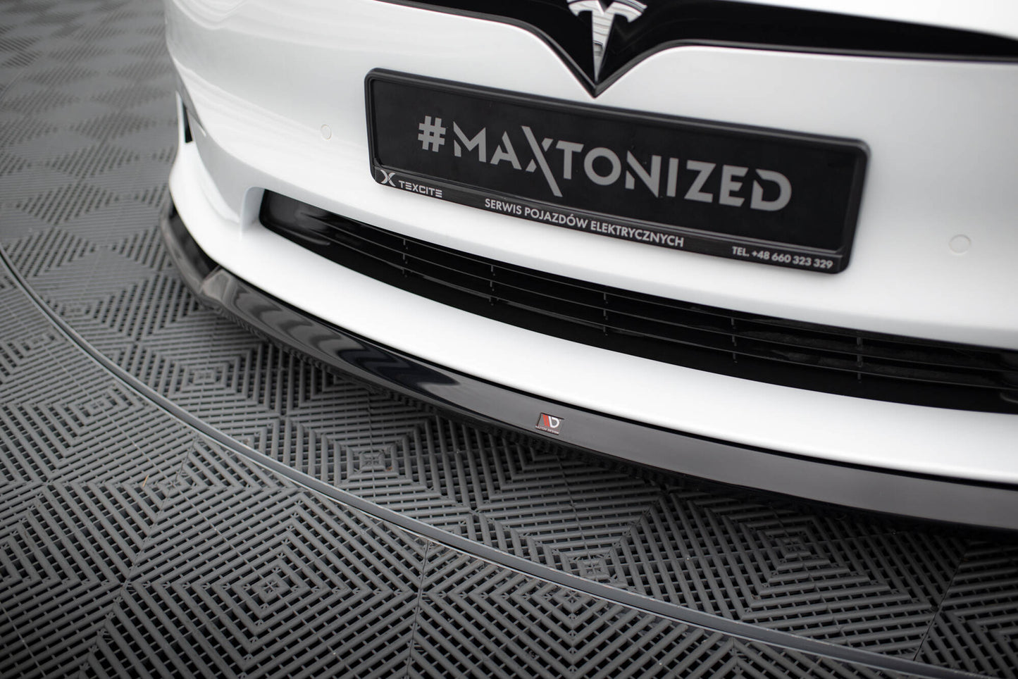 Tesla Front Splitter V.2 Maxton Design Model S 2021+ - Tesla Front Splitter V.2 Maxton Design Model S 2021+