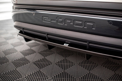 Maxton Design - Audi Q4 e-tron midtersplitter bagpå