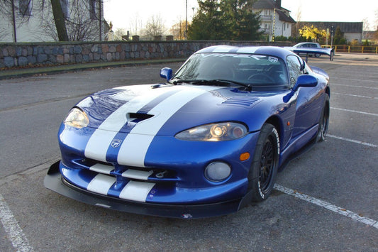 Etukilpailun jakaja Dodge Viper GTS