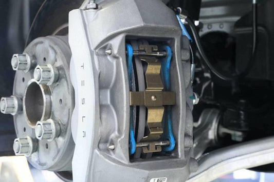 Bromsbelägg (race) Unplugged Performance Model Y