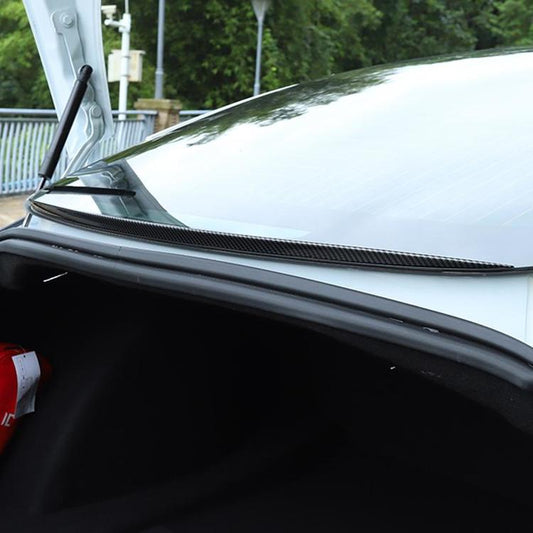 Baktruta Spoiler mot Regn & Snö Svart / Kolfiber Tesla Model 3