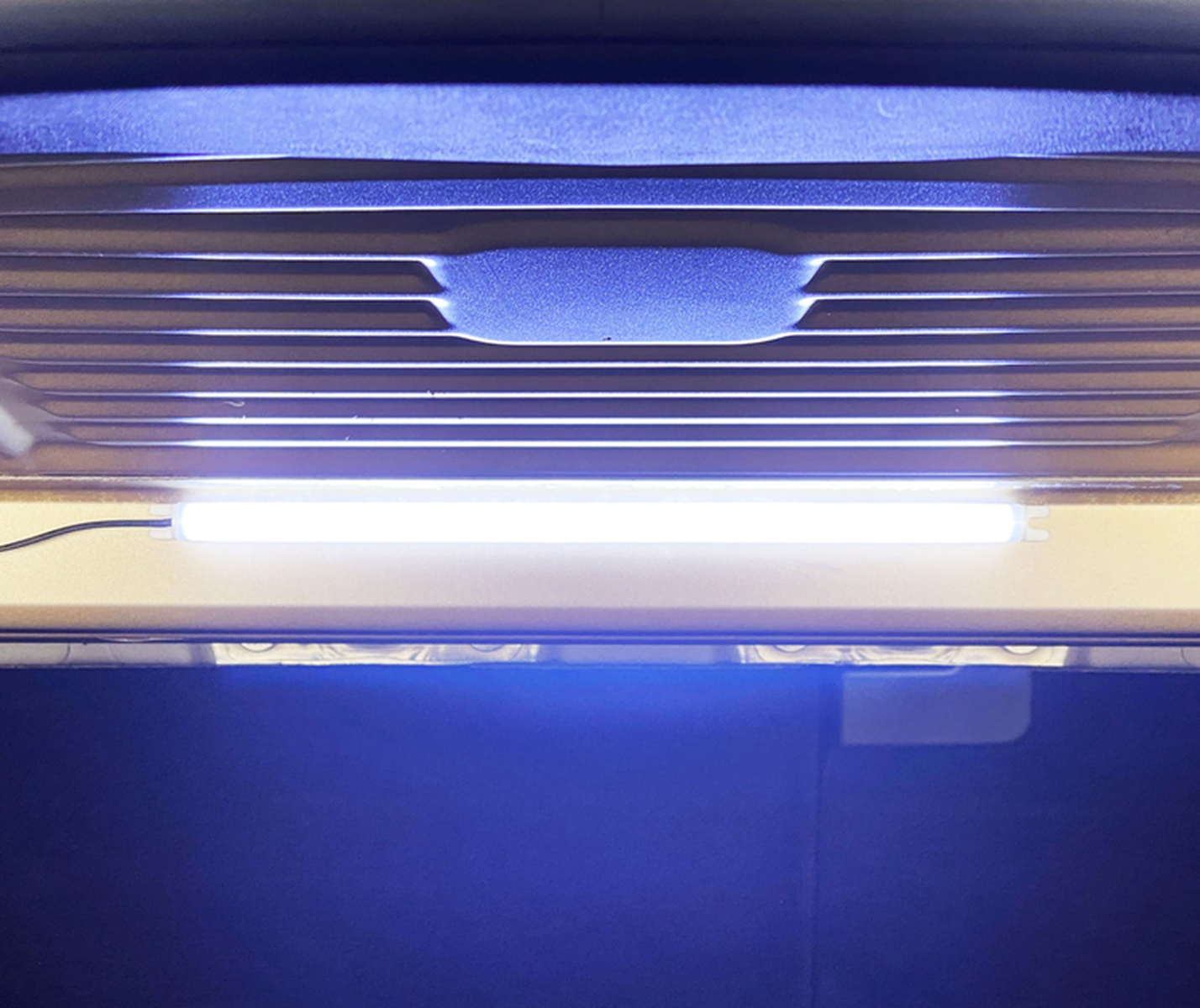 Tesla Ljuslist för Bagaget