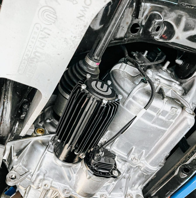 Oljekylare och Magnetiskt Filter Unplugged Performance Model 3/Y