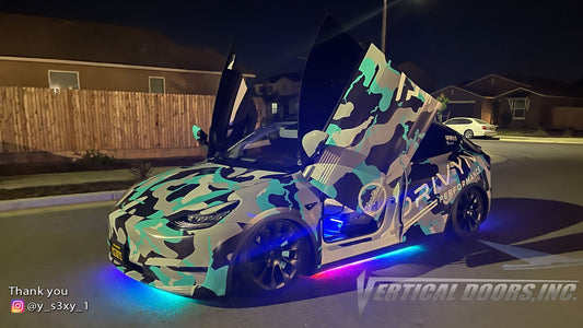 Model Y vertikala dörrar