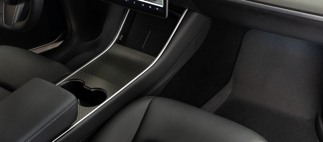 TPE vs XPE - Välj rätt interiörsmattor till din Tesla