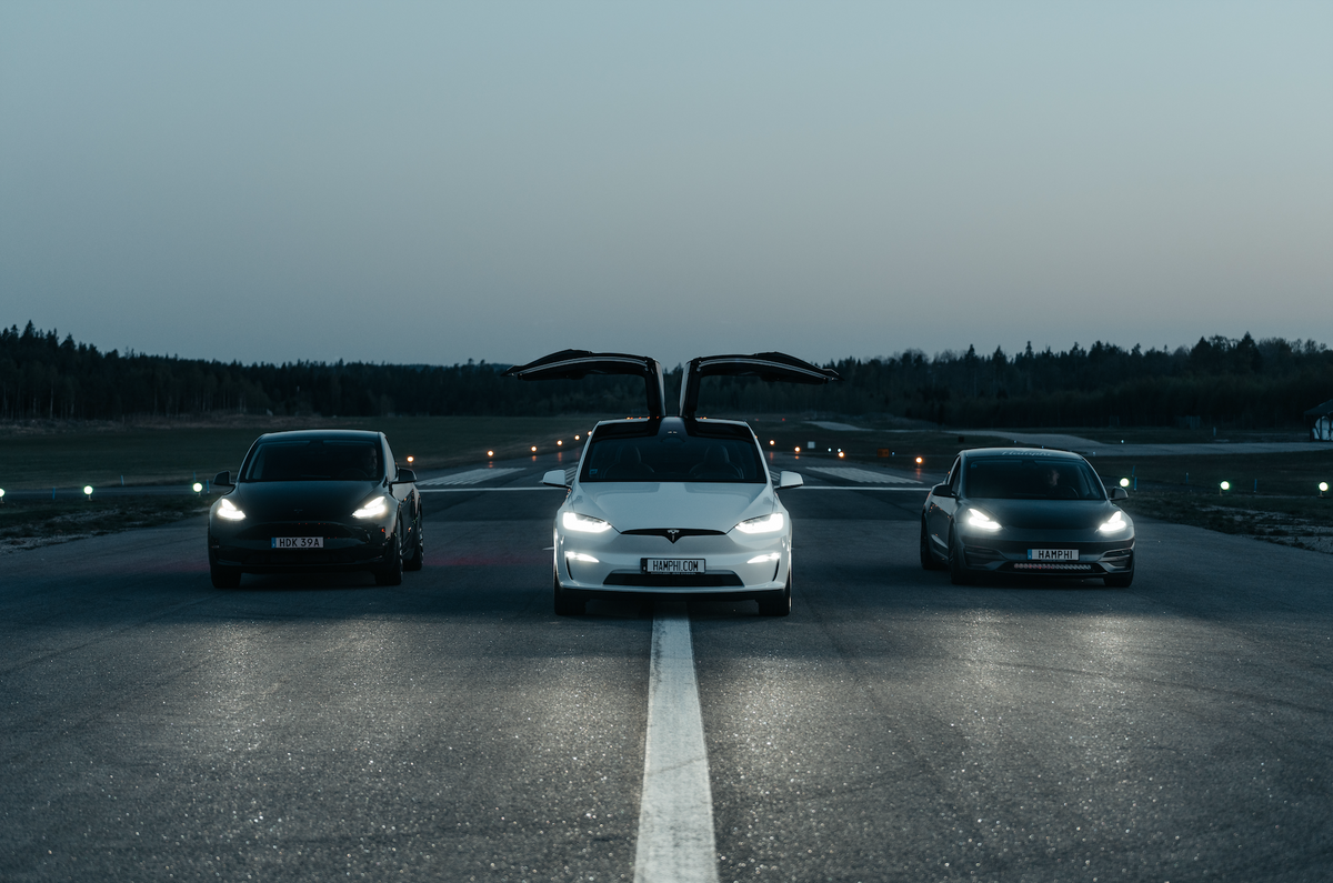 Tesla -malli Y, x, 3