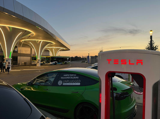 Tesla Snabbladdare: Testar Laddeffekter på upp till 323 kW