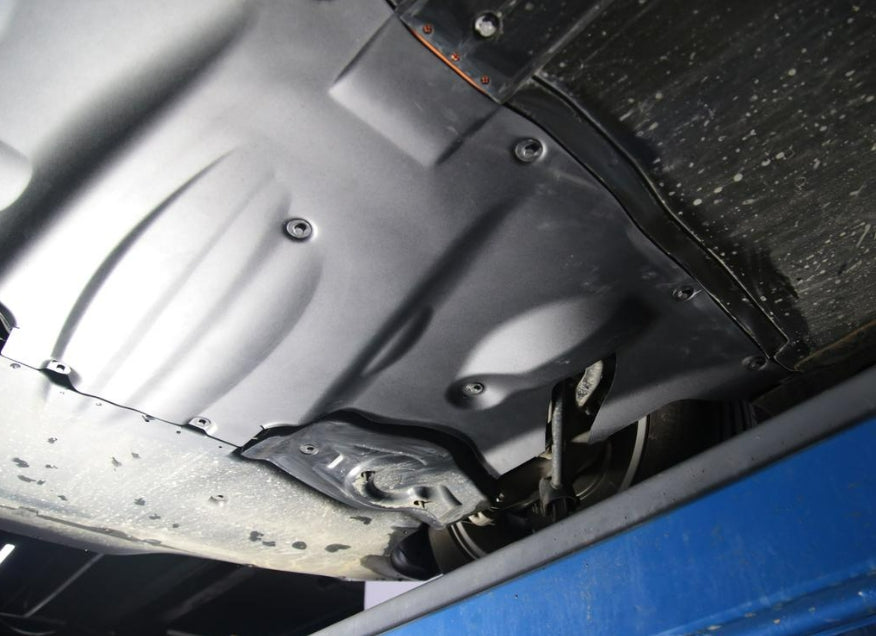 Hasplåt bak Tesla Model Y 2021-2024