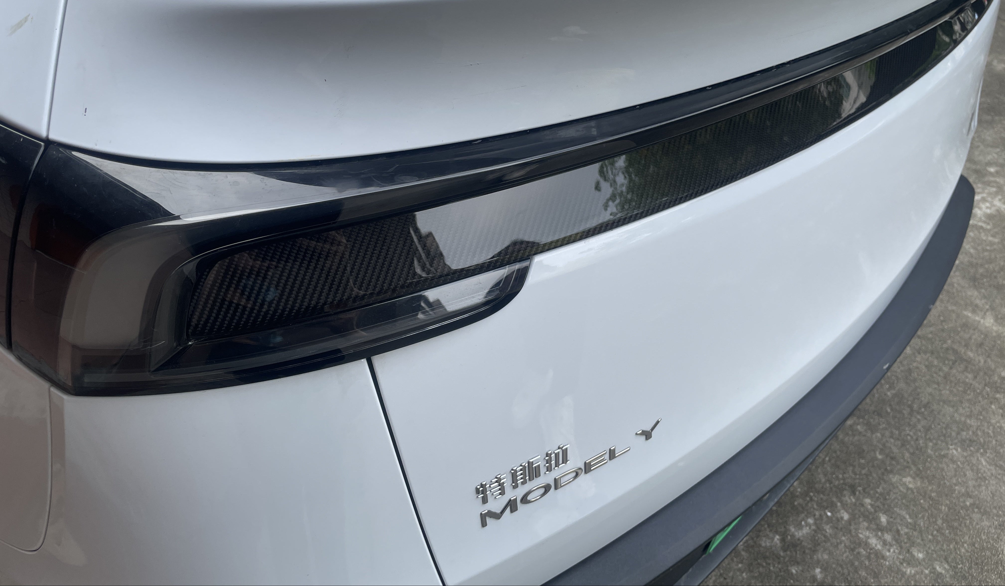Tailgate trim Carbon Fiber Tesla Model Y Juniper
