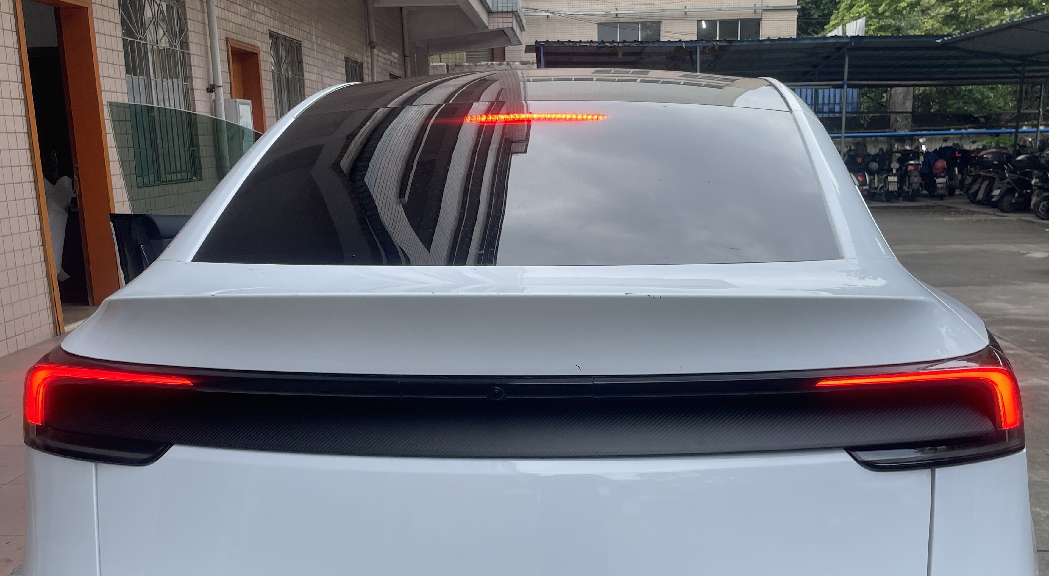 Tailgate trim Carbon Fiber Tesla Model Y Juniper