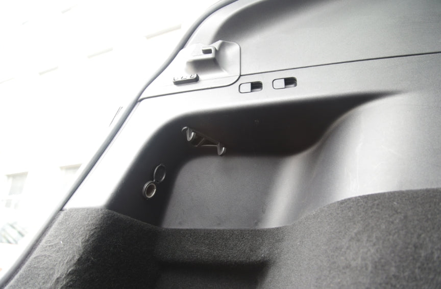 Trunk krok Tesla Model Y