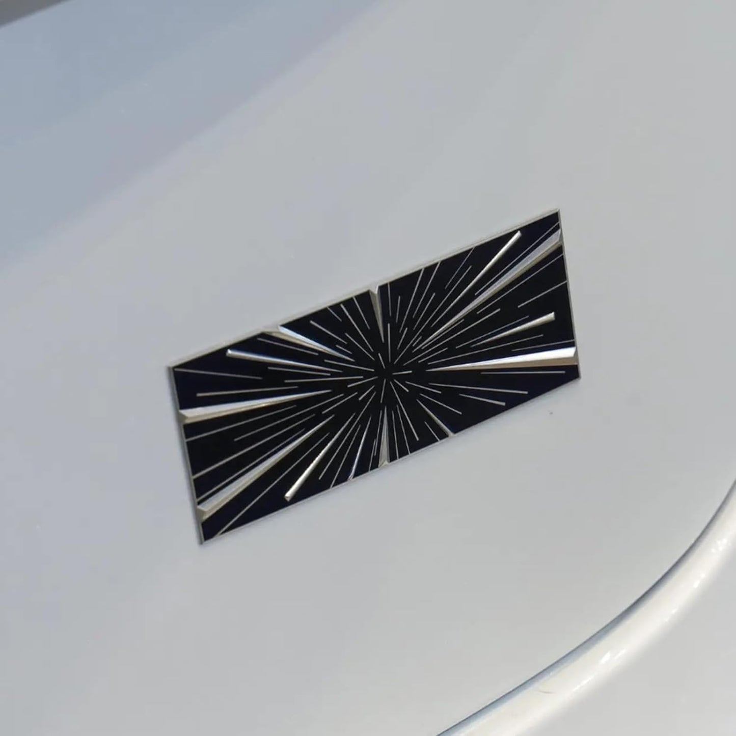 Emblem Tesla Model 3 Highland