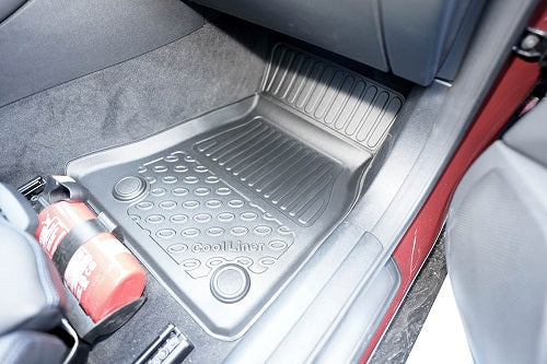 BMW i4 Kuppimatto, jossa on korkea reuna