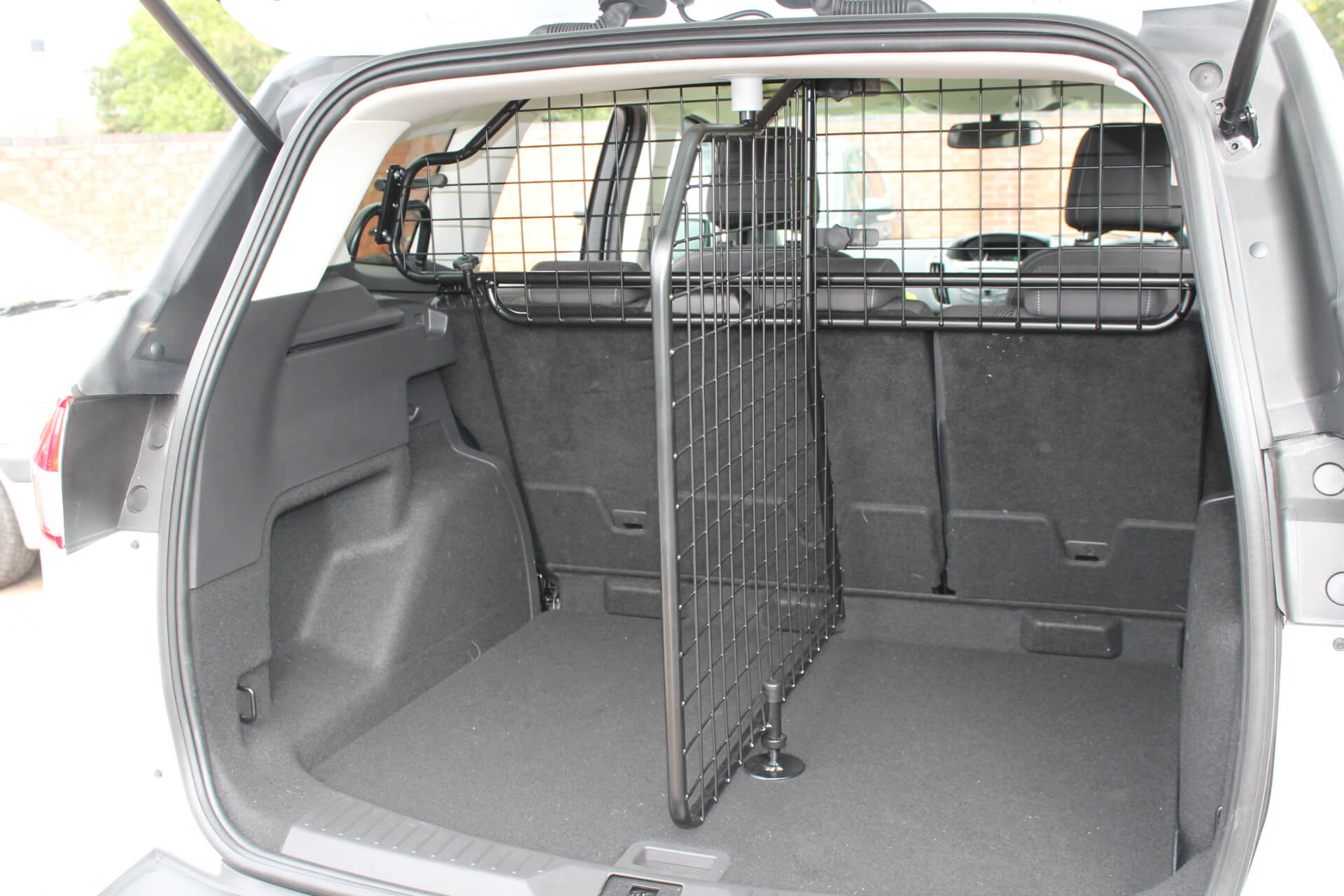 Load Guard / Load Grid with optional Load Divider Ford Kuga 2013-2019