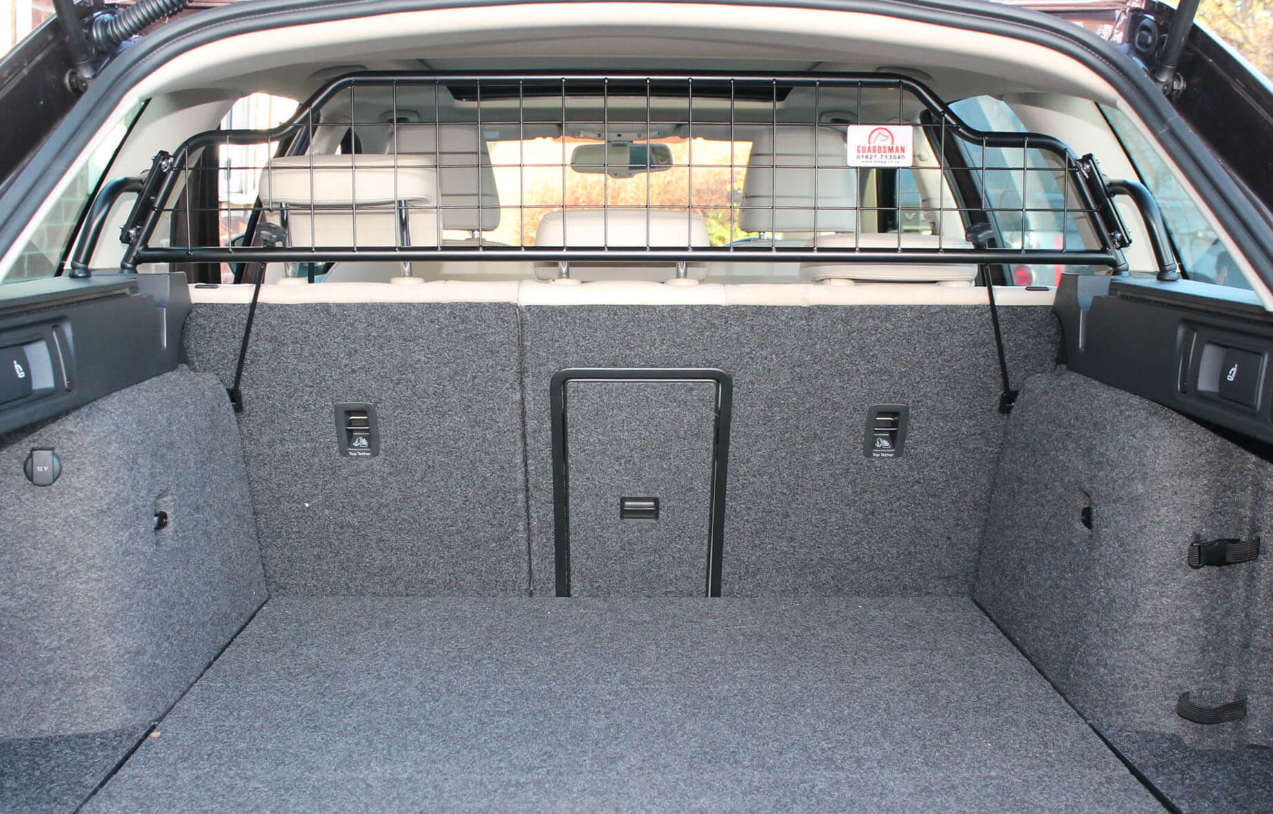 Lastskydd / Lastgaller med Tillval Fördelare Skoda Octavia Estate 2013-2020