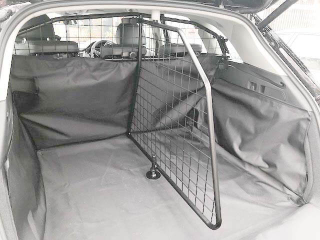 Bagagerumsgitter / Bagagerumsbeskyttelse med tilvalg Lastdeler Audi Q5 2017-2024