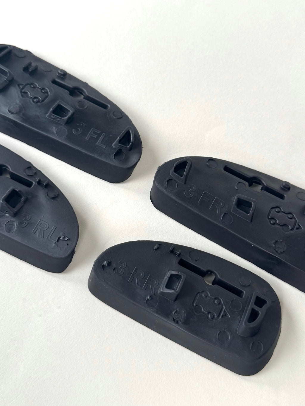 Rubber feet to roof rack Tesla Model 3