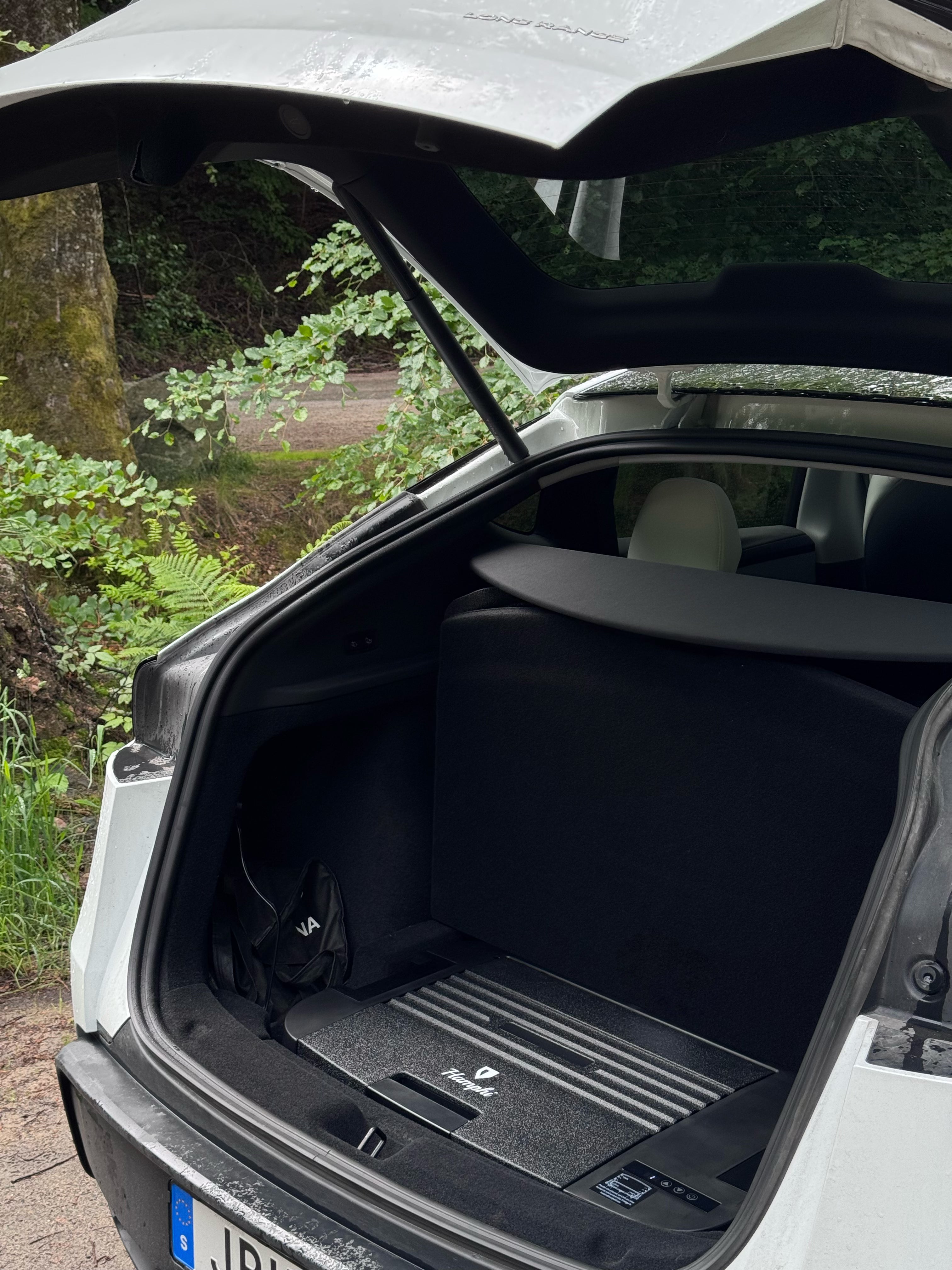 Kylmälaatikko / Pakastin Tesla Model Y 35L (12V + 230V)