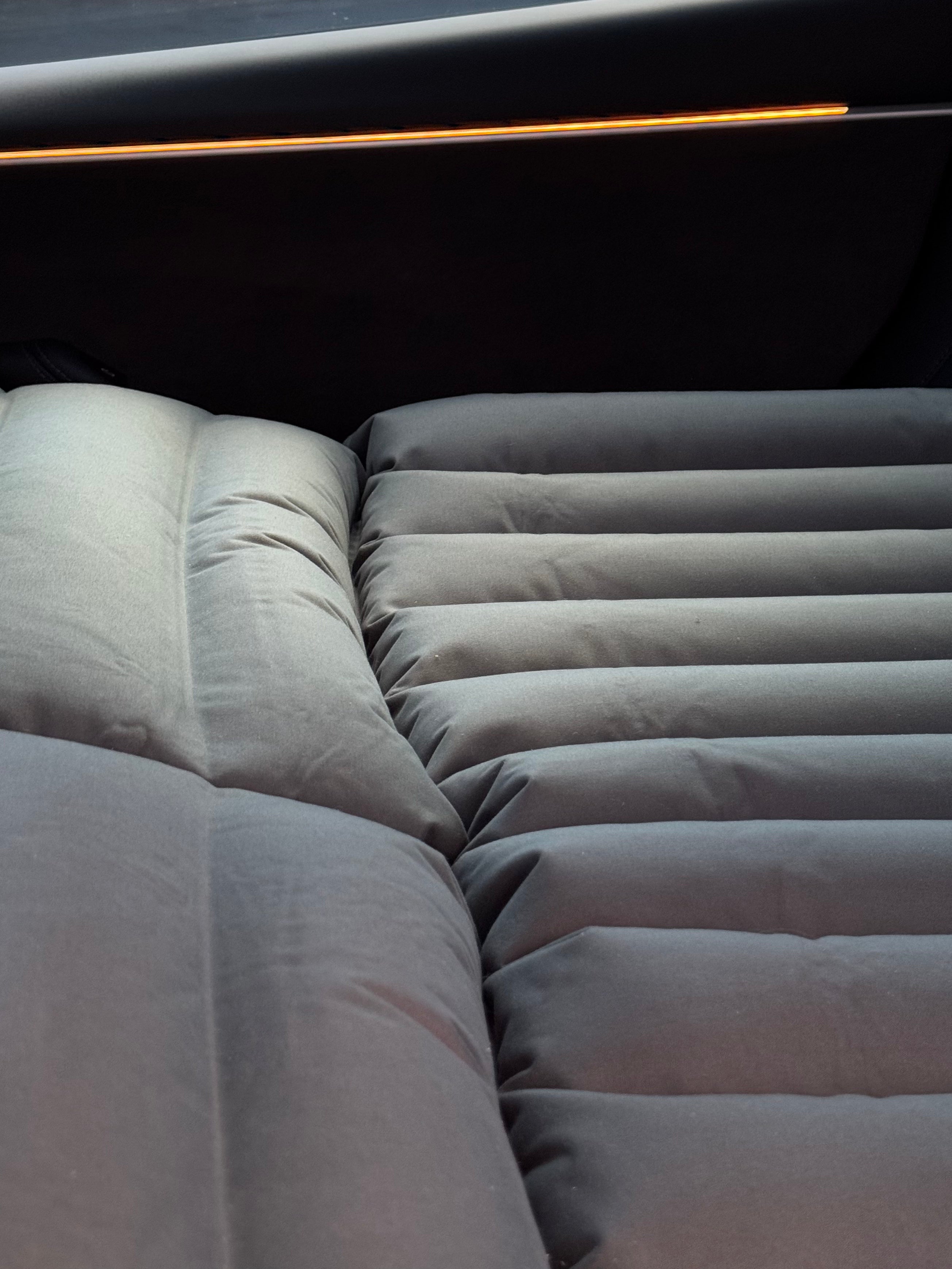 Luftmadrass med Pump Tesla Model S, 3 & Y