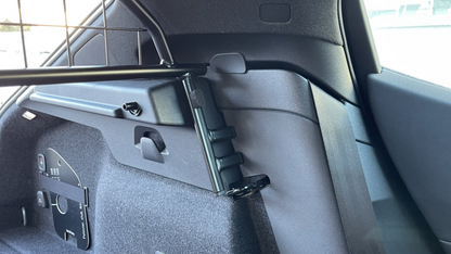 Lastskydd / Lastgaller med Tillval Fördelare Polestar 2