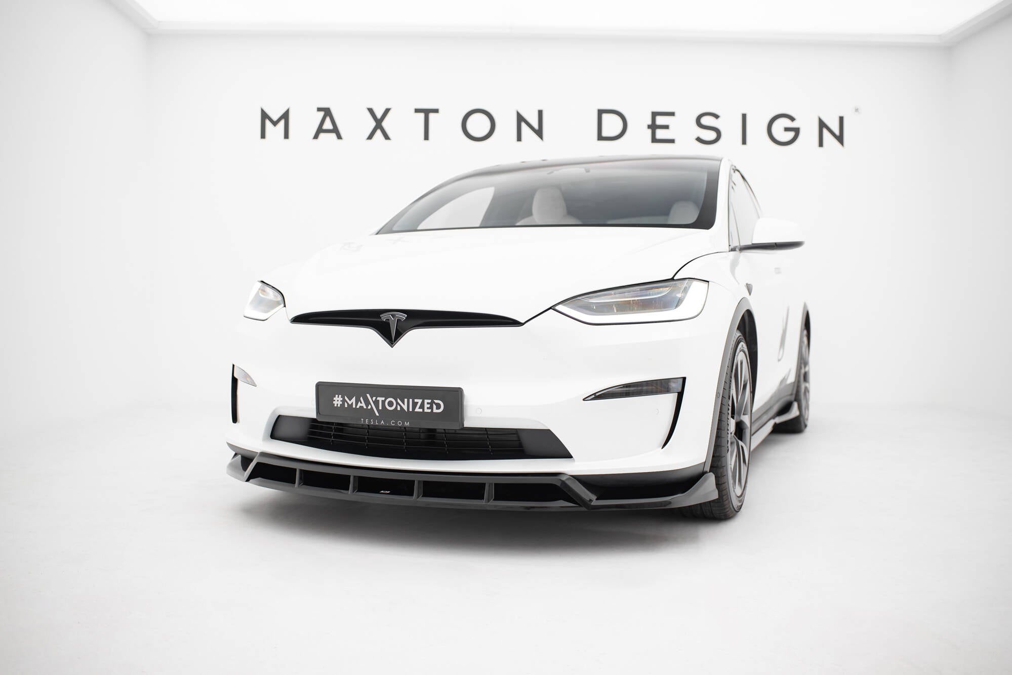 Front Splitter V.3 Maxton Design Tesla Model X