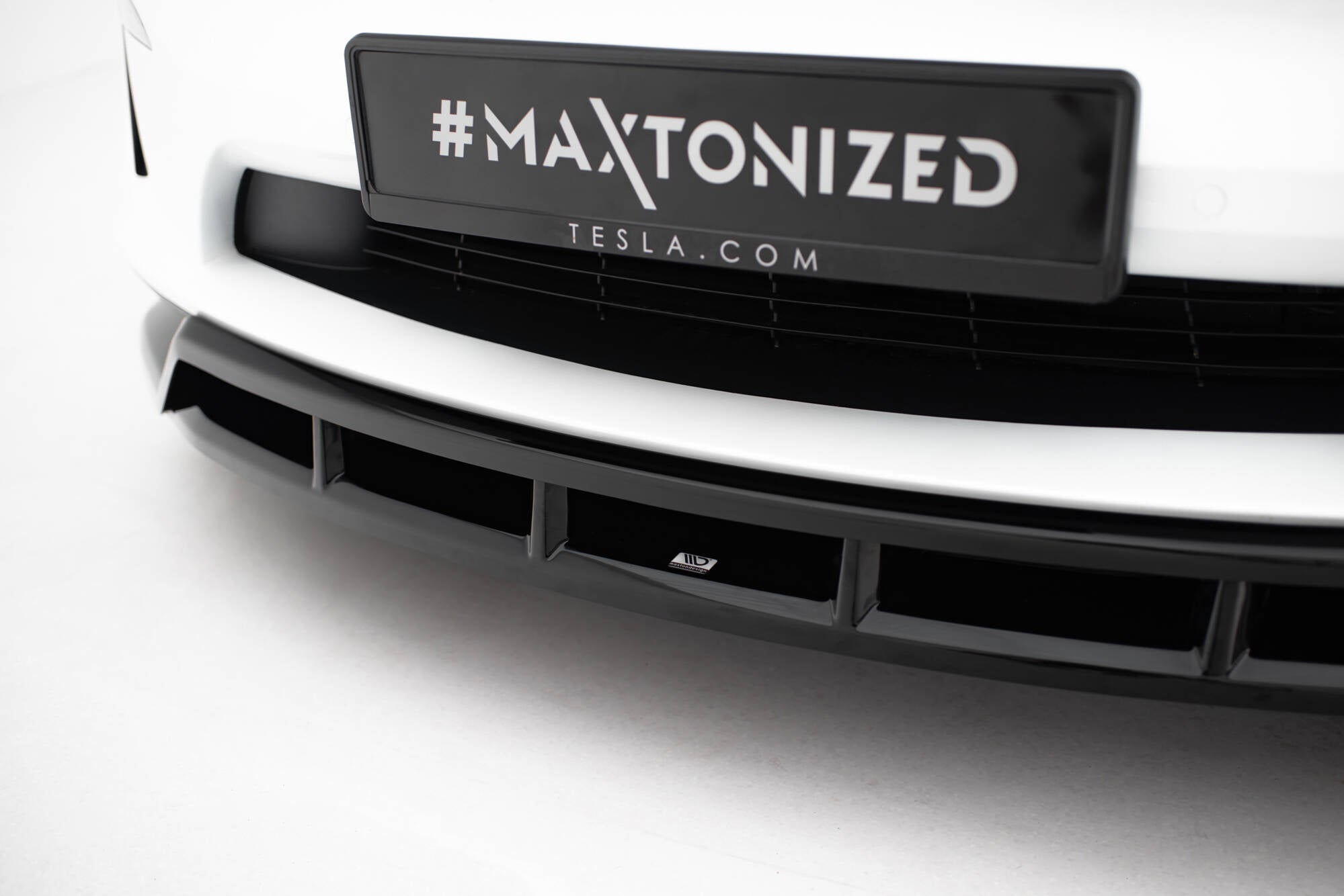 Front Splitter V.3 Maxton Design Tesla Model X