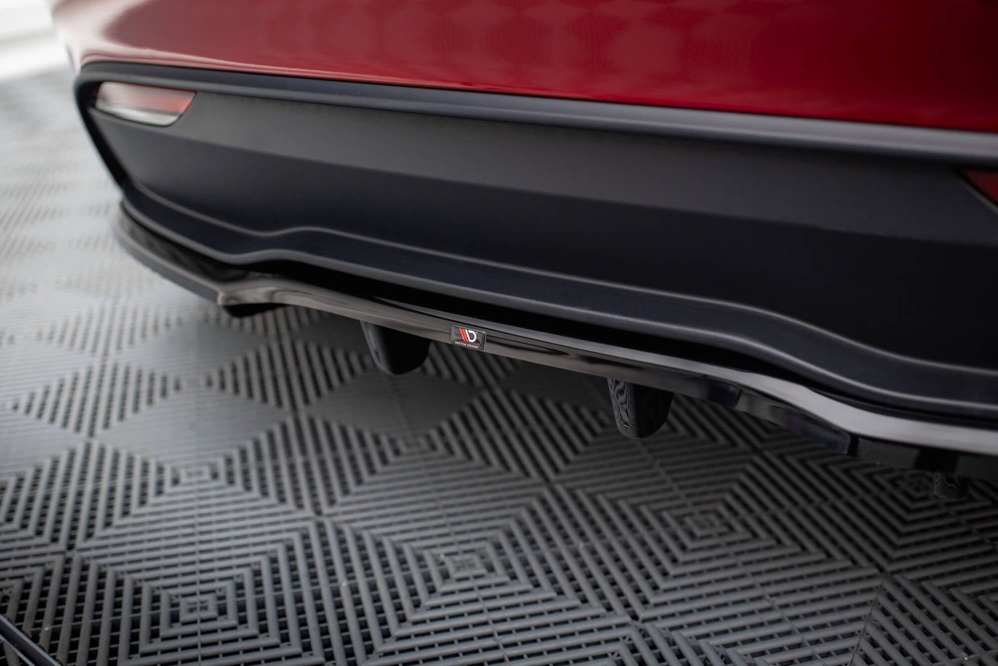 Bakre Splitter V2 Maxton Design Tesla Model 3 Highland