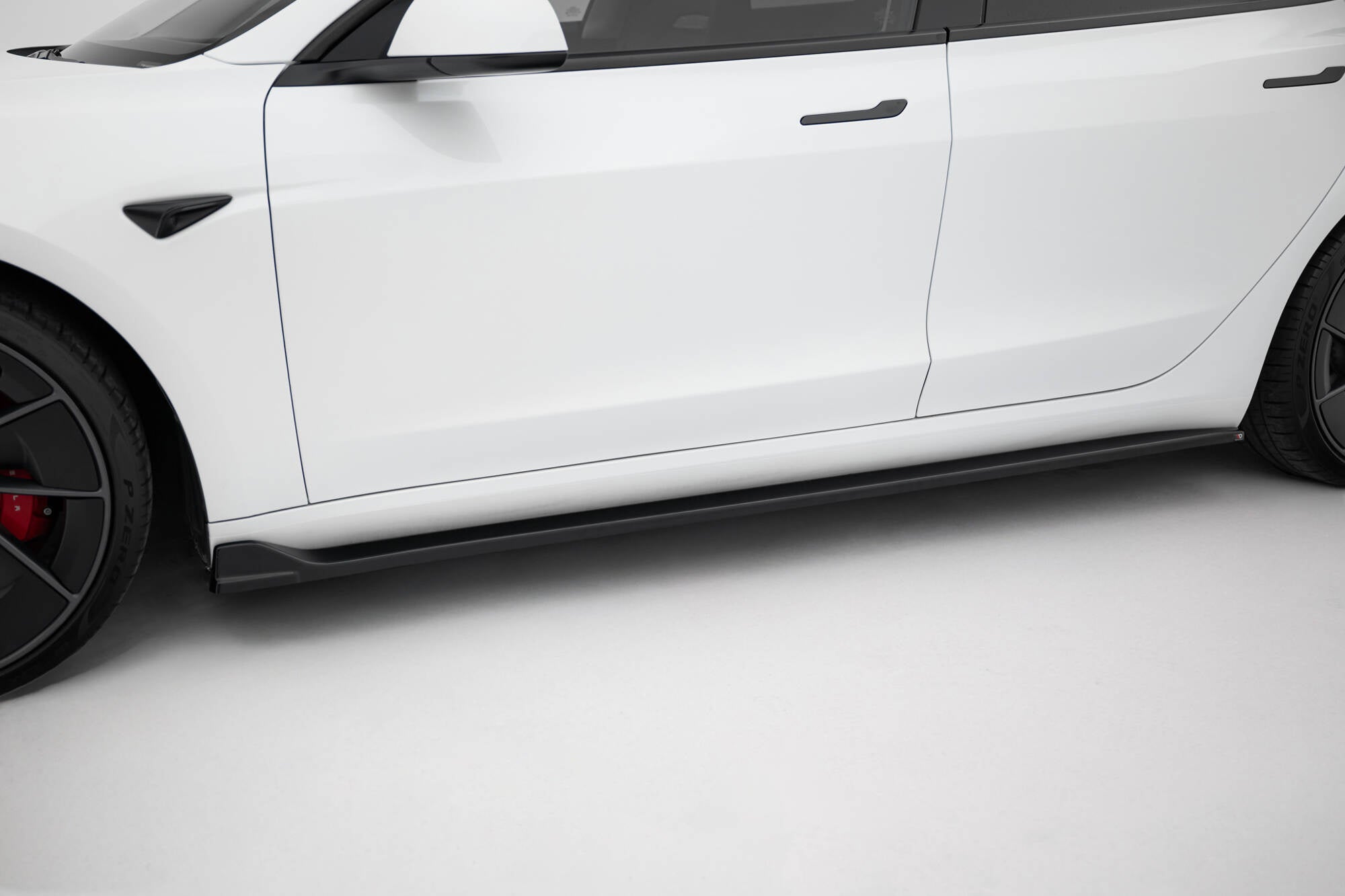 Side skirt V2 Maxton Design Tesla Model 3