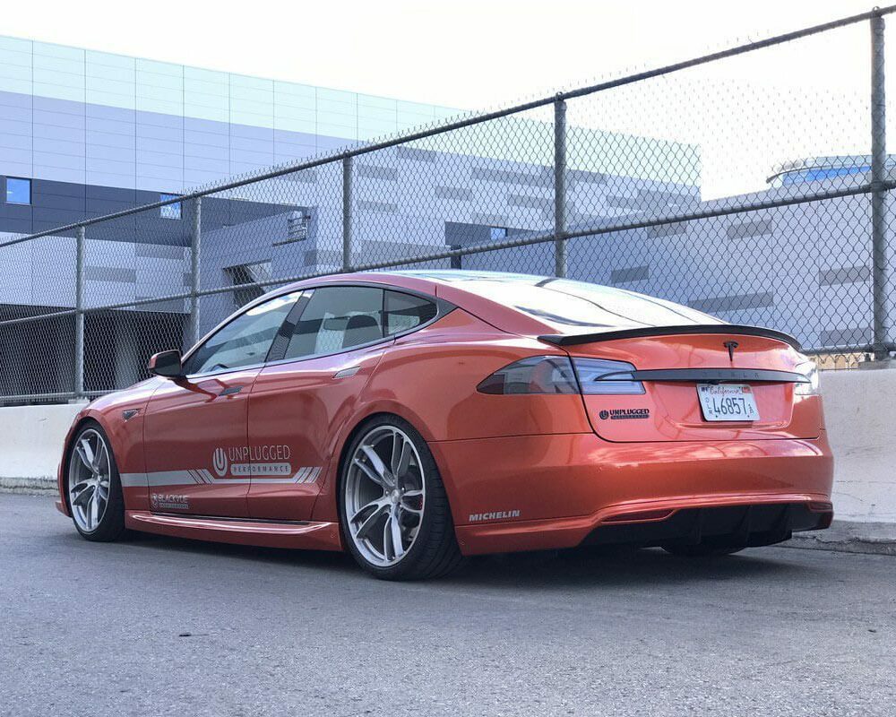 Sidokjol Unplugged Performance Tesla Model S