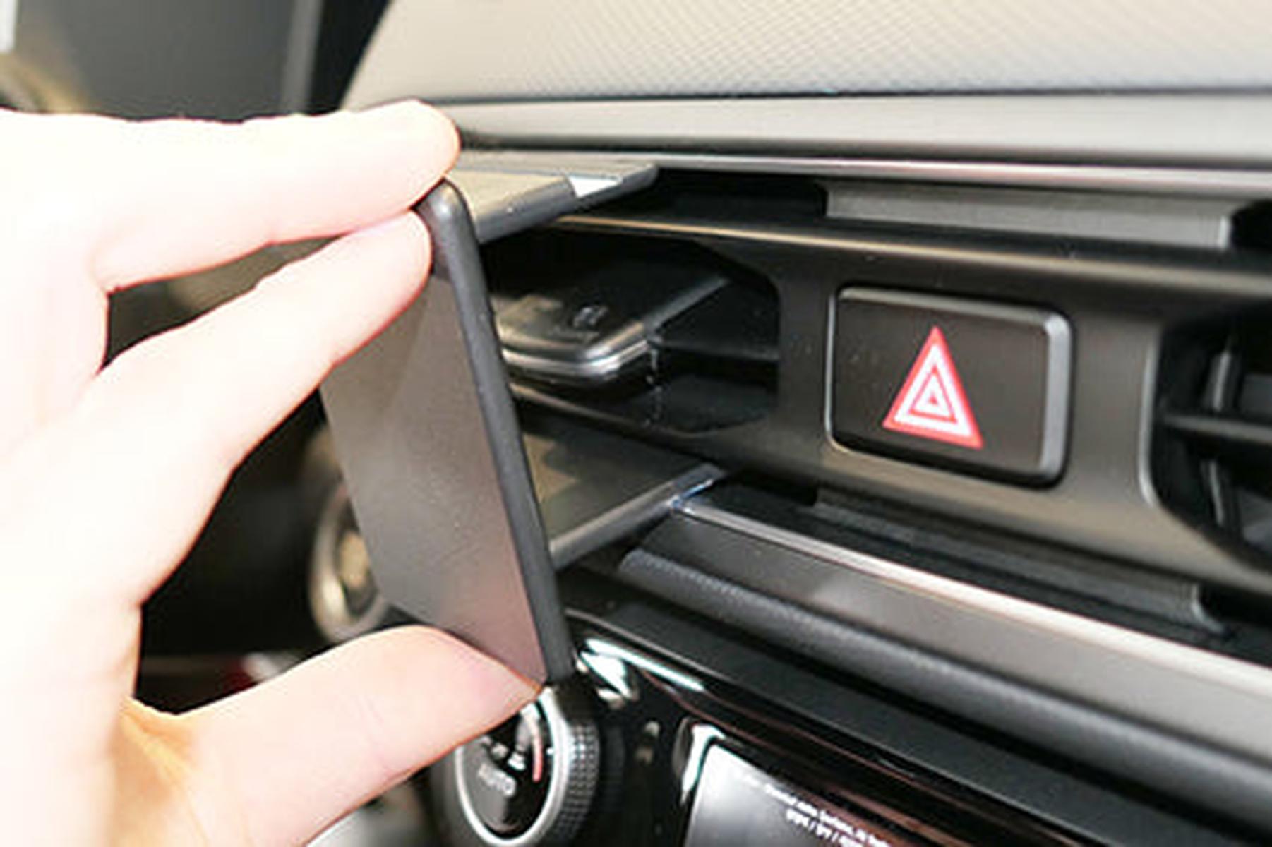 Mobilhållare Brodit Hyundai Kona Electric