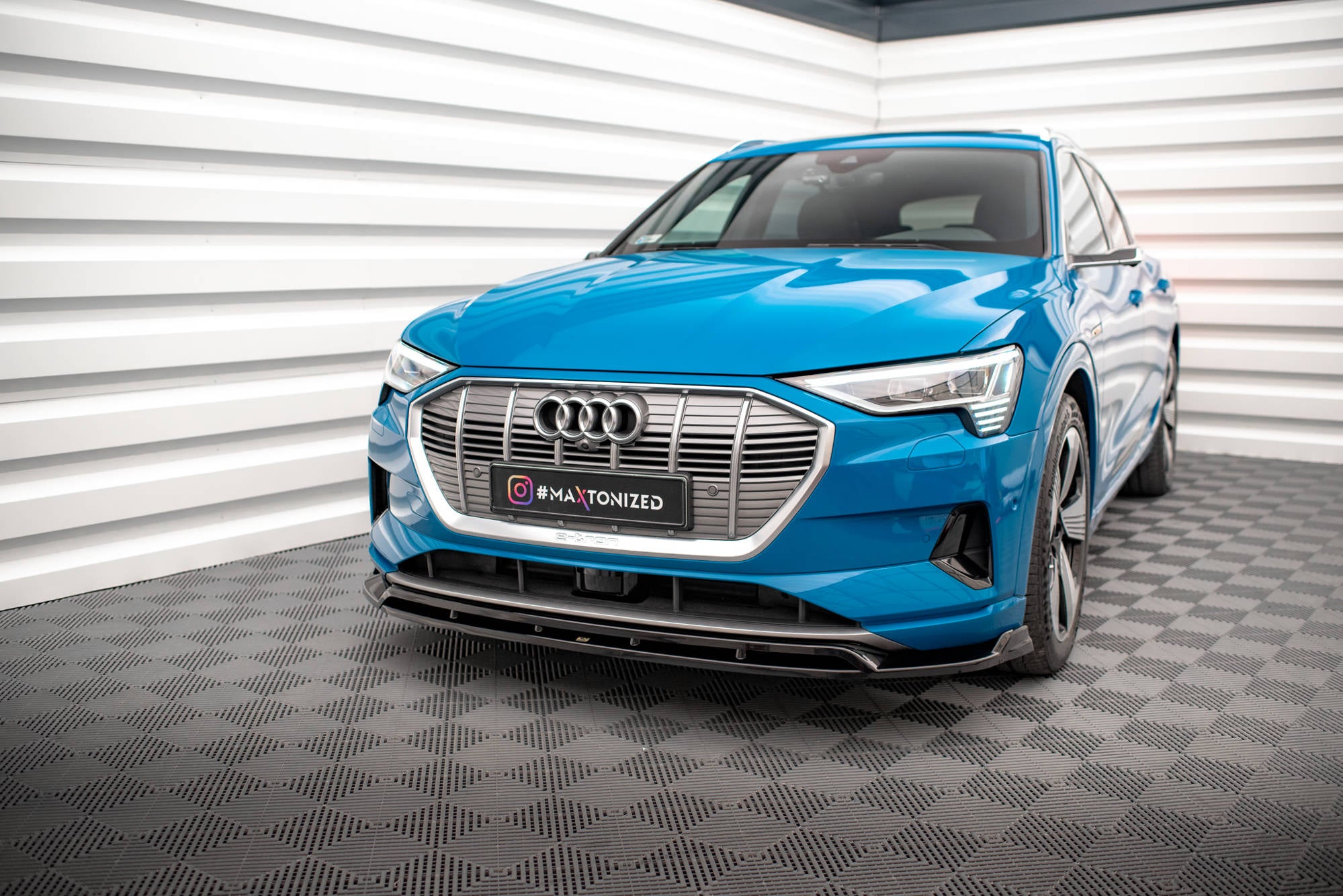 Frontsplitter V.2 Maxton Design Audi e-tron