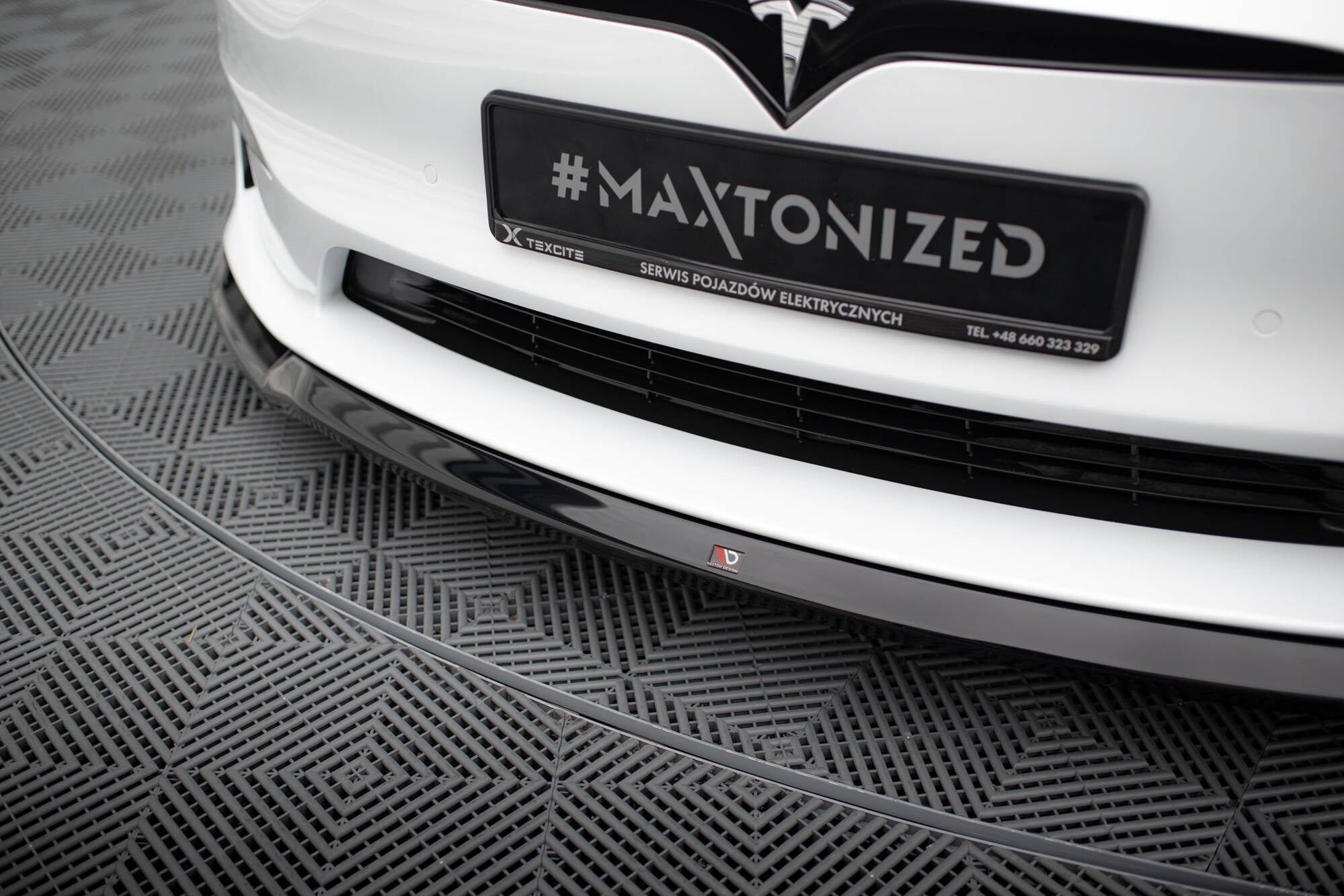 Tesla Front Splitter V.2 Maxton Design Model S 2021+.