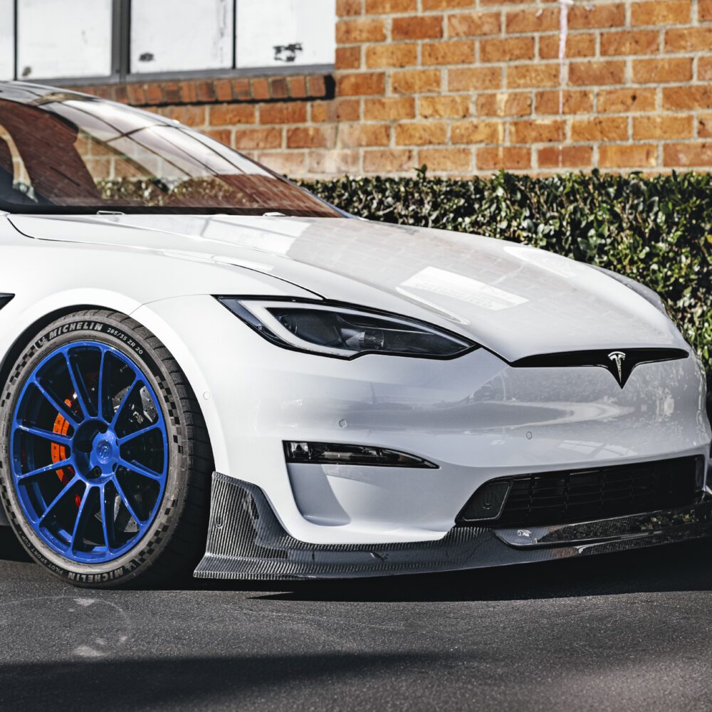 Autobahn Front Diffuser Unplugged Performance Tesla Model S 2021+