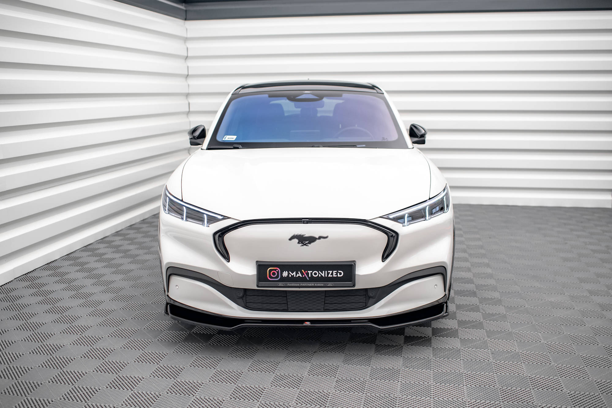 Front Splitter V.2 Maxton Design Ford Mustang Mach-E