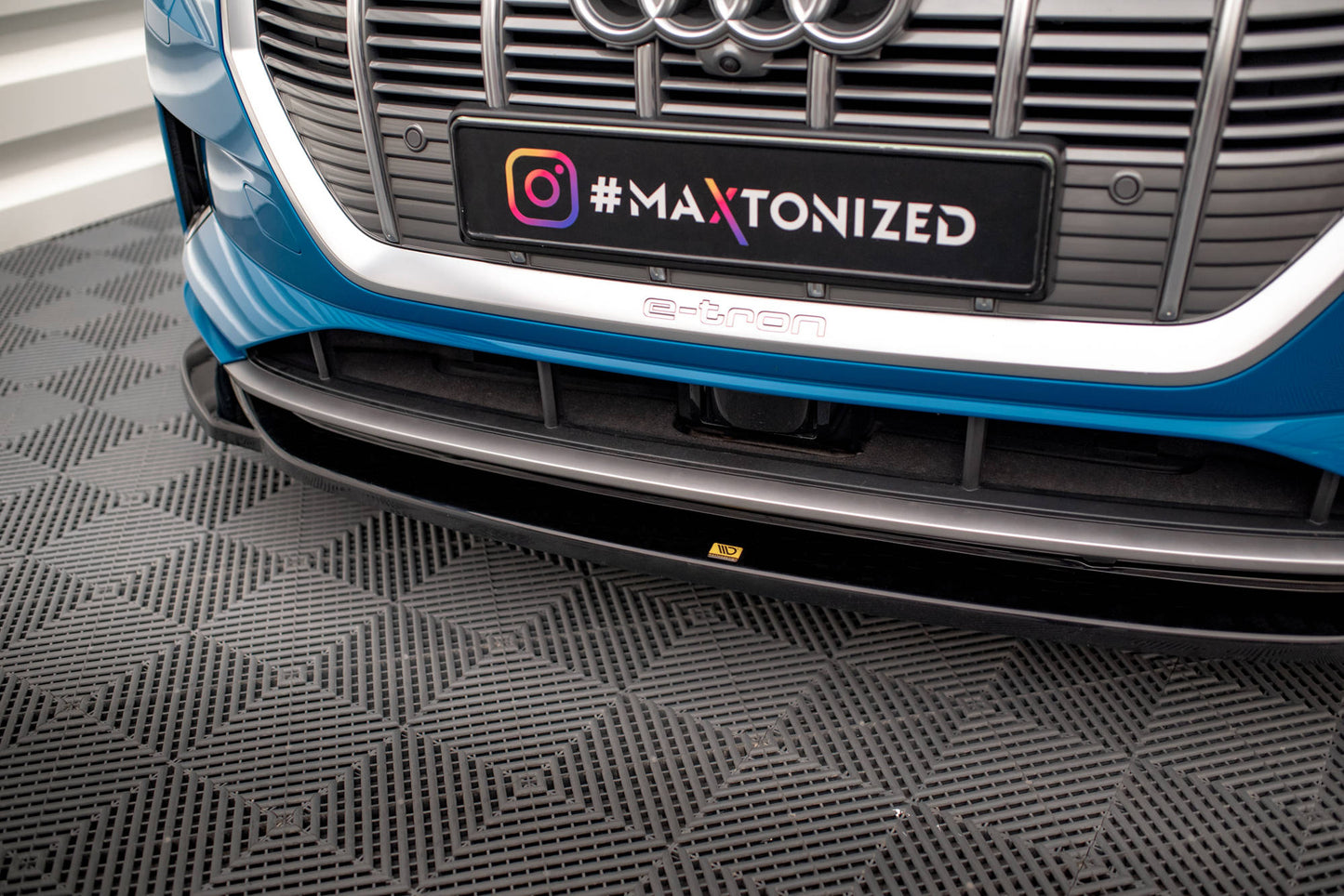 Maxton Design - Audi e-tron front splitter V.1