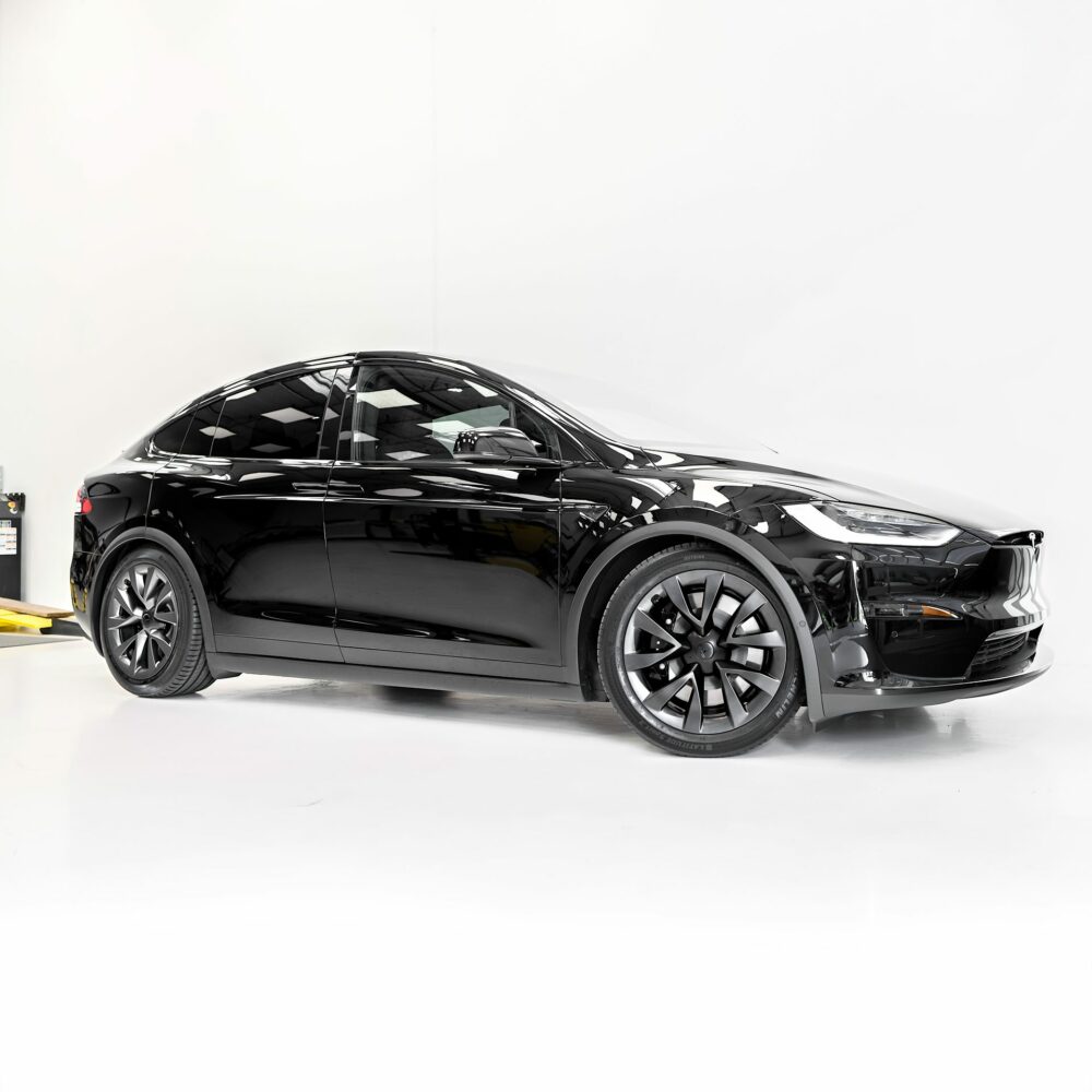 Unplugged Performance – Model S Plaid + LR – Sports Dynamic Air Suspension Senkesett