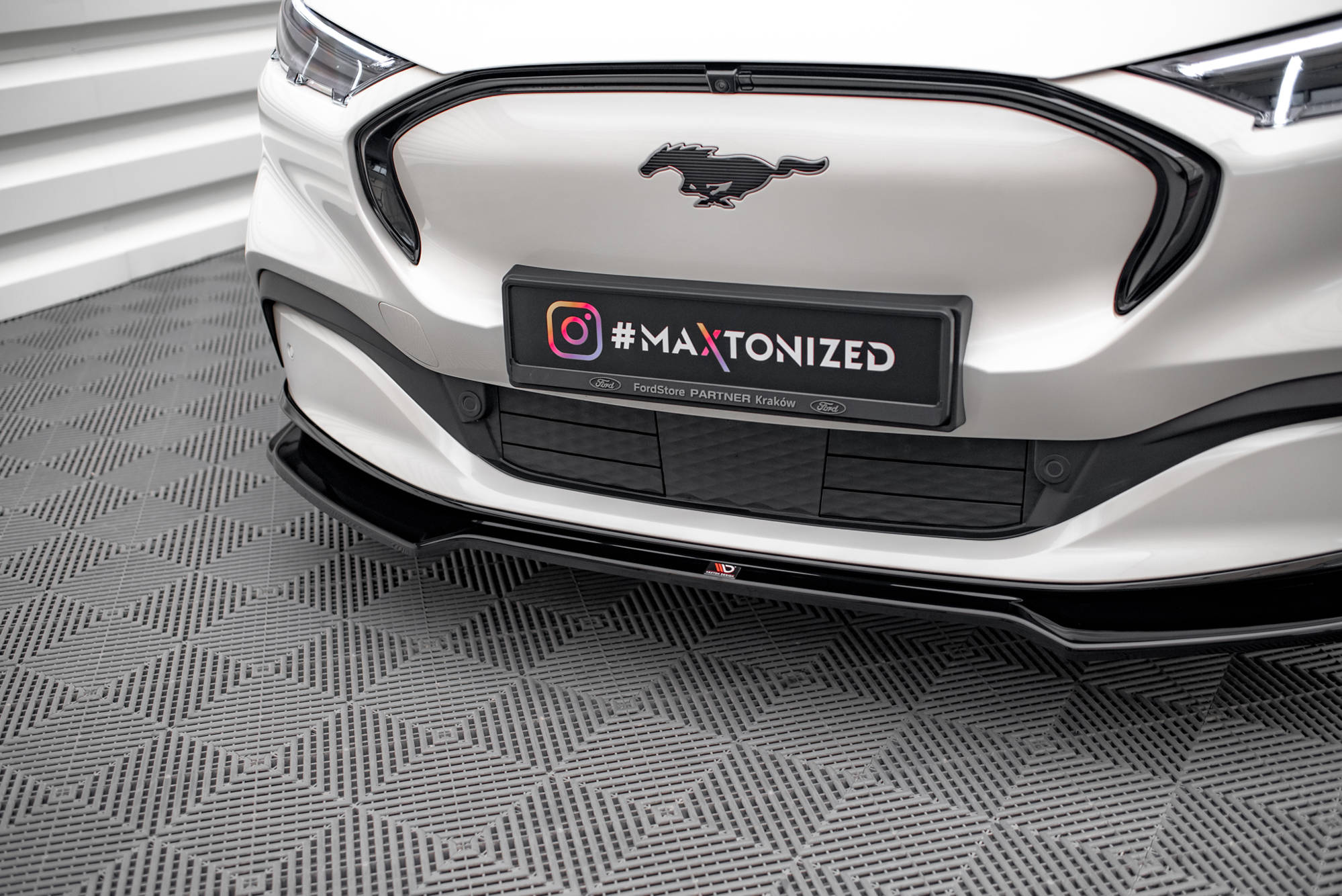 Front Splitter V.2 Maxton Design Ford Mustang Mach-E