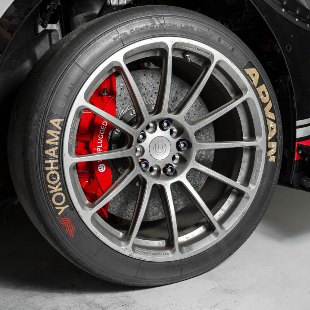 Superlight Ceramic Front BBK Unplugged Performance Tesla Model S 2021+