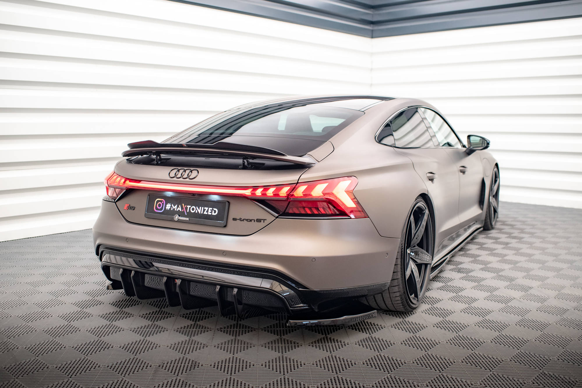 Bageste sidesplitter V.2 Maxton Design Audi e-tron GT