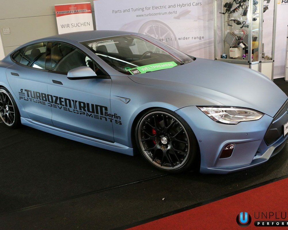 Sidokjol Unplugged Performance Tesla Model S