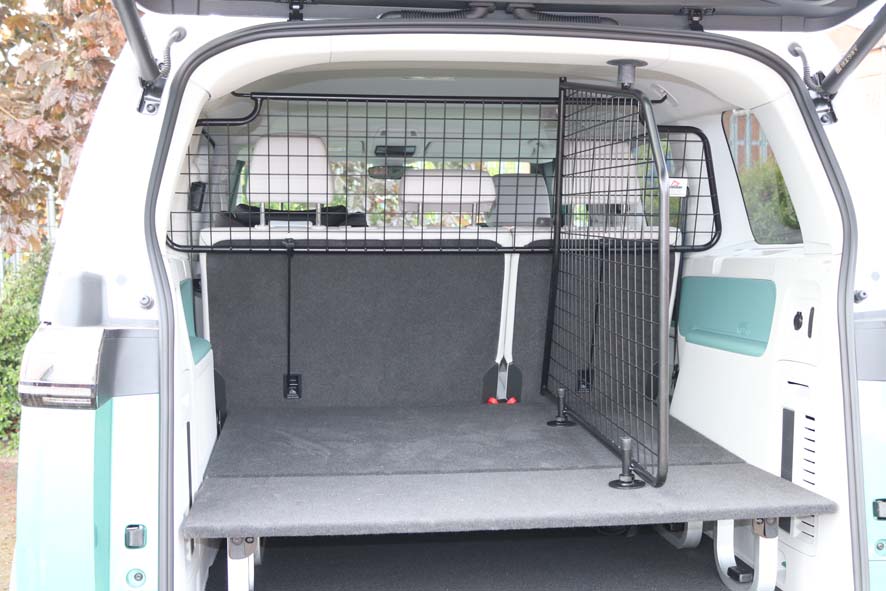 Volkswagen ID.Buzz Kuormanjakaja lastiverkkoon