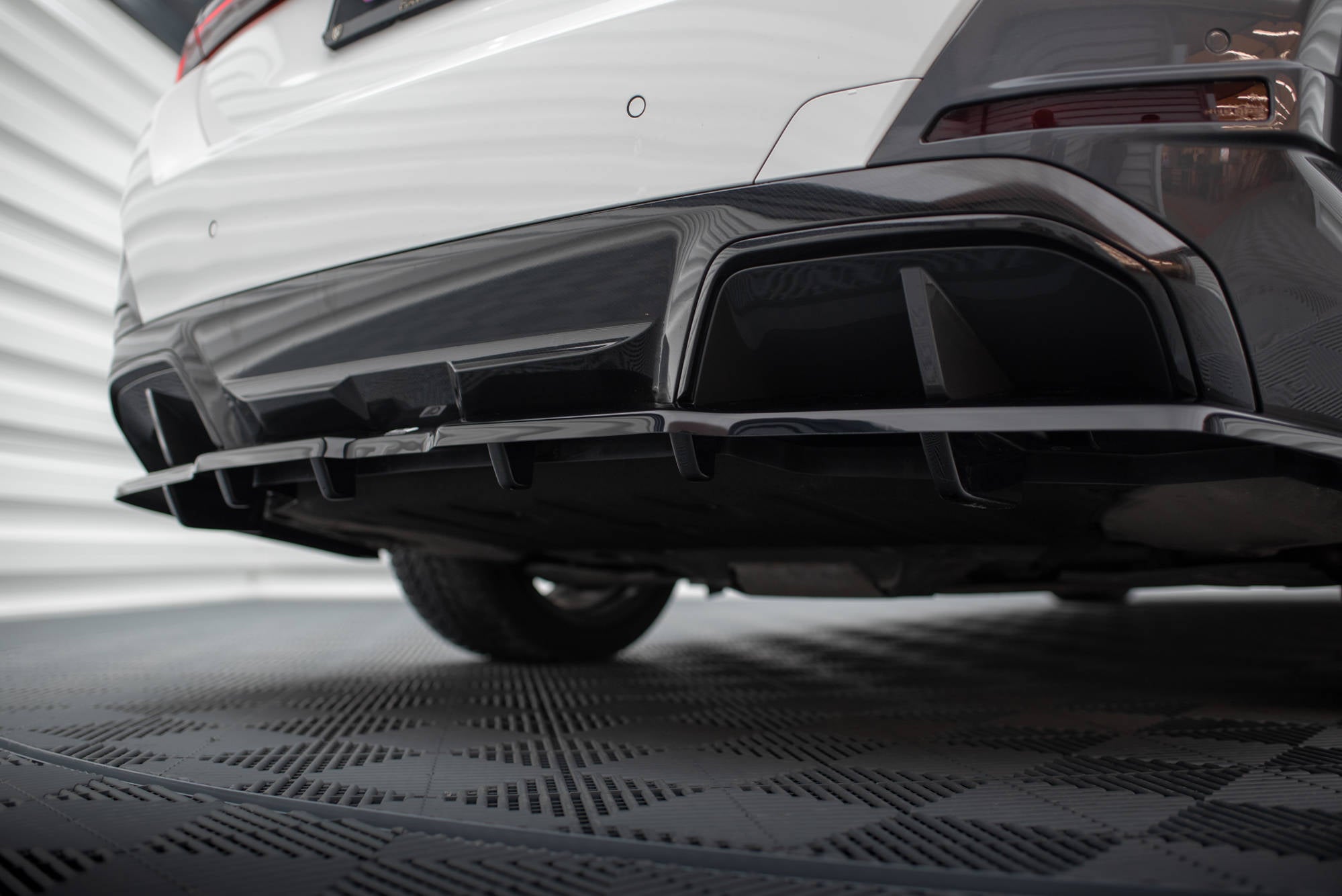 Central bagskærm V.1 Maxton Design BMW i4