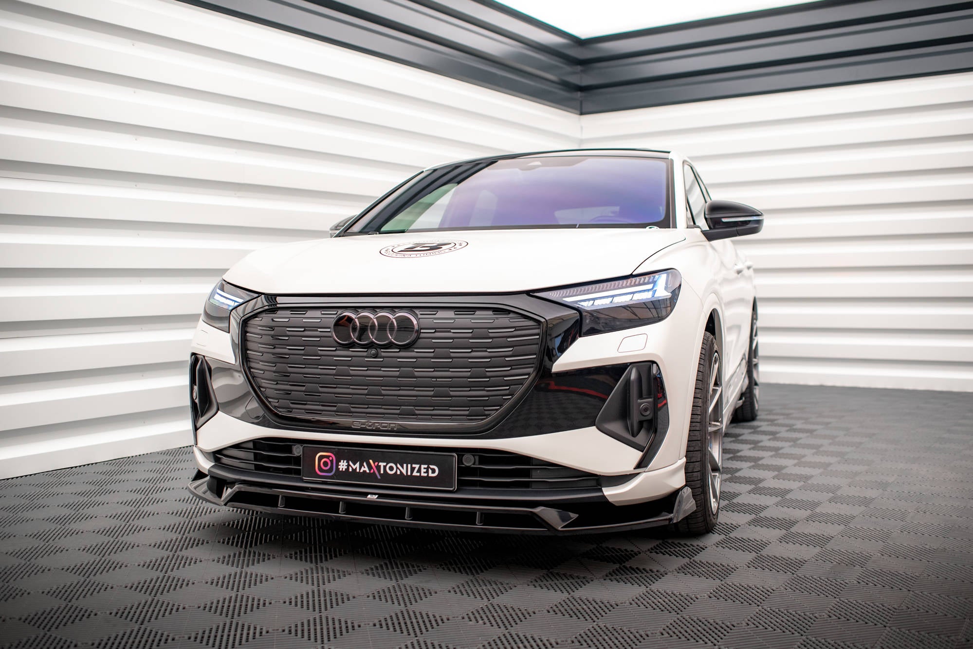 Frontsplitter V.2 Maxton Design Audi Q4 e-tron