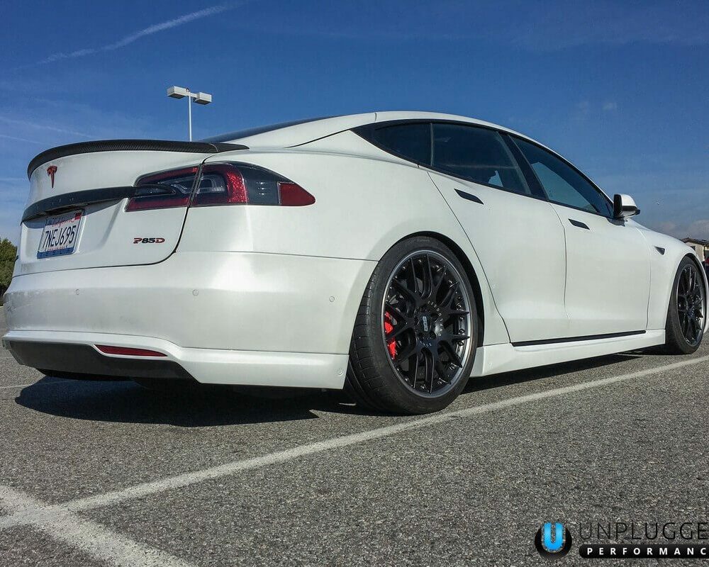 Sidokjol Unplugged Performance Tesla Model S