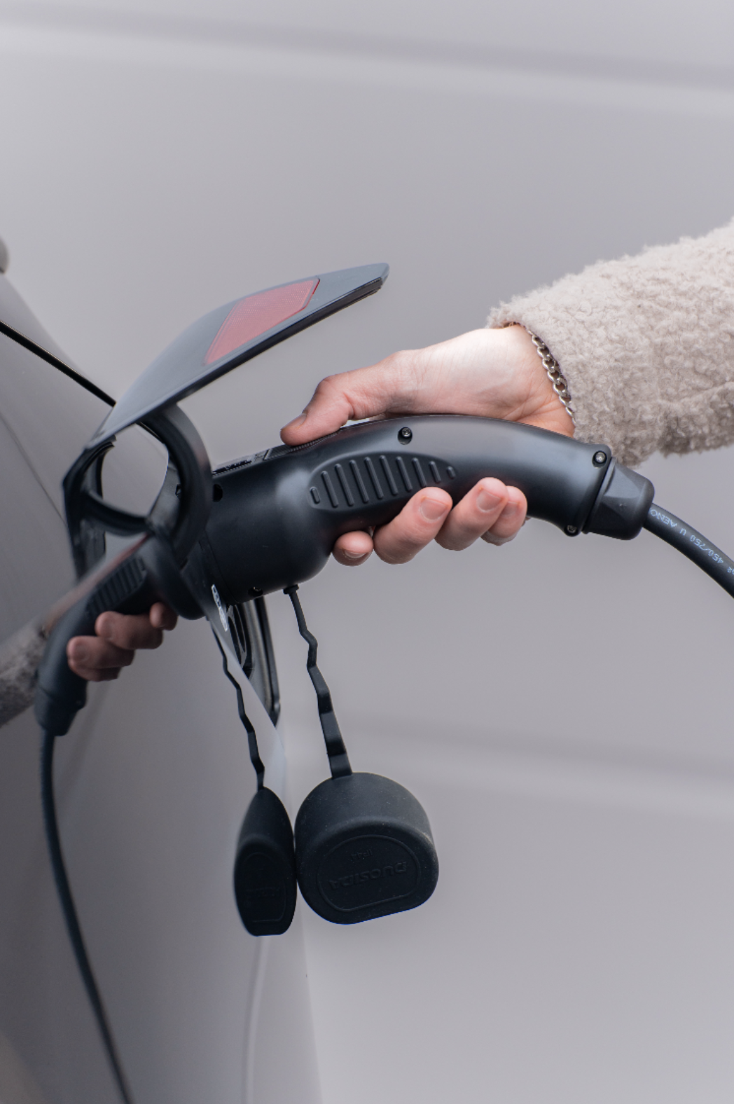 Laddkabel med Tesla knapp