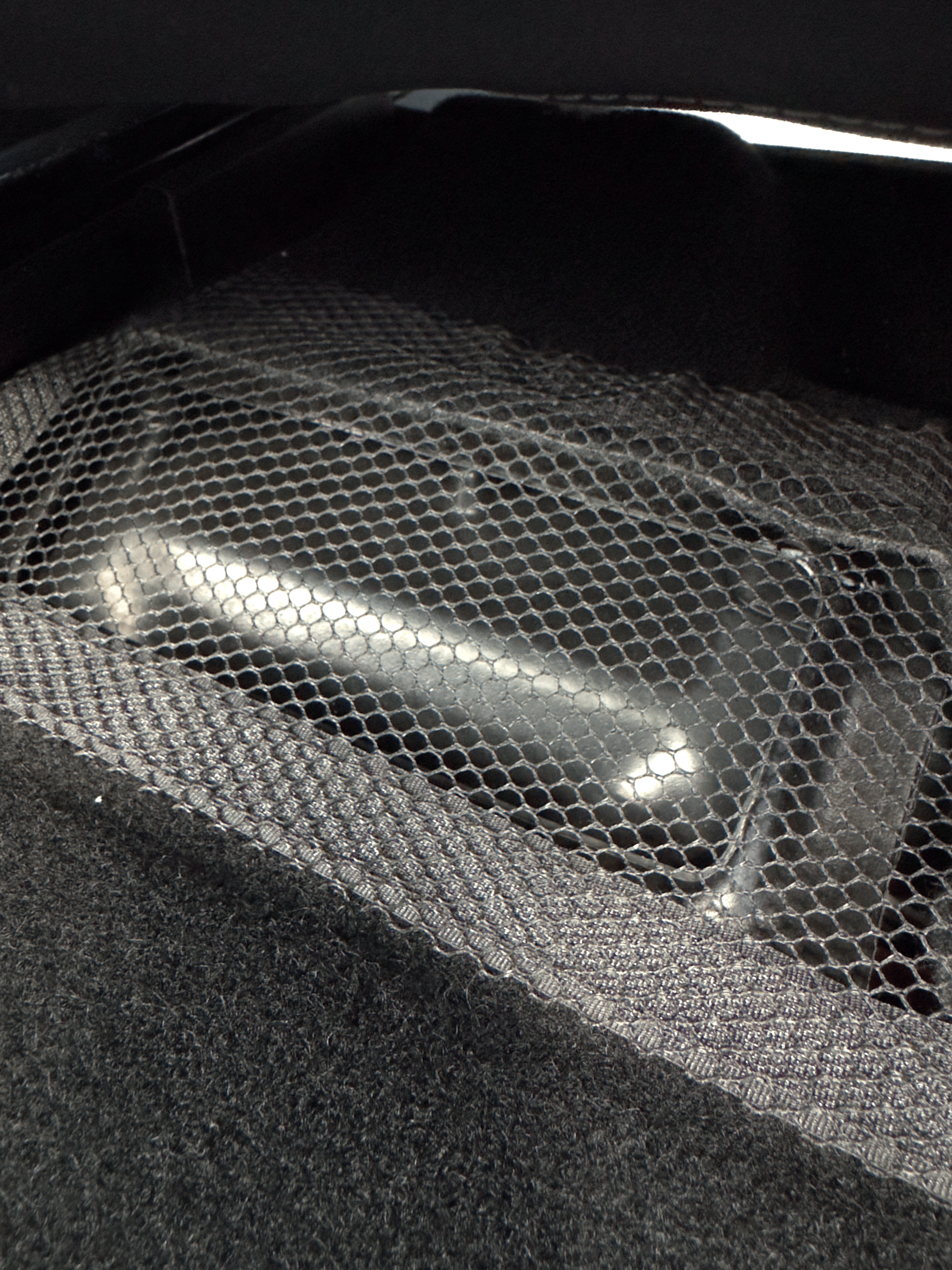 Luftventilsskydd under sätet mesh Tesla Model 3 & Y